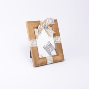 Idée Art Exclusive. Wooden Picture Frame with Bow. Medium Size