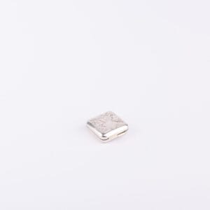 Zaramella Argenti. Sterling Silver Vintage Square Pill case with Floral Engravings. Small Size